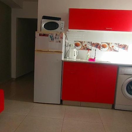 612 Apartment On The Beach Бат Ям Екстериор снимка