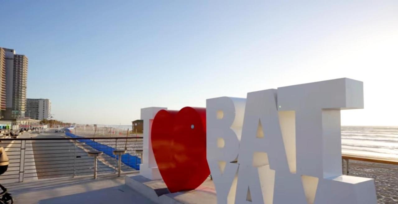 612 Apartment On The Beach Бат Ям Екстериор снимка
