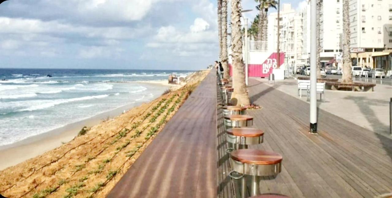 612 Apartment On The Beach Бат Ям Екстериор снимка