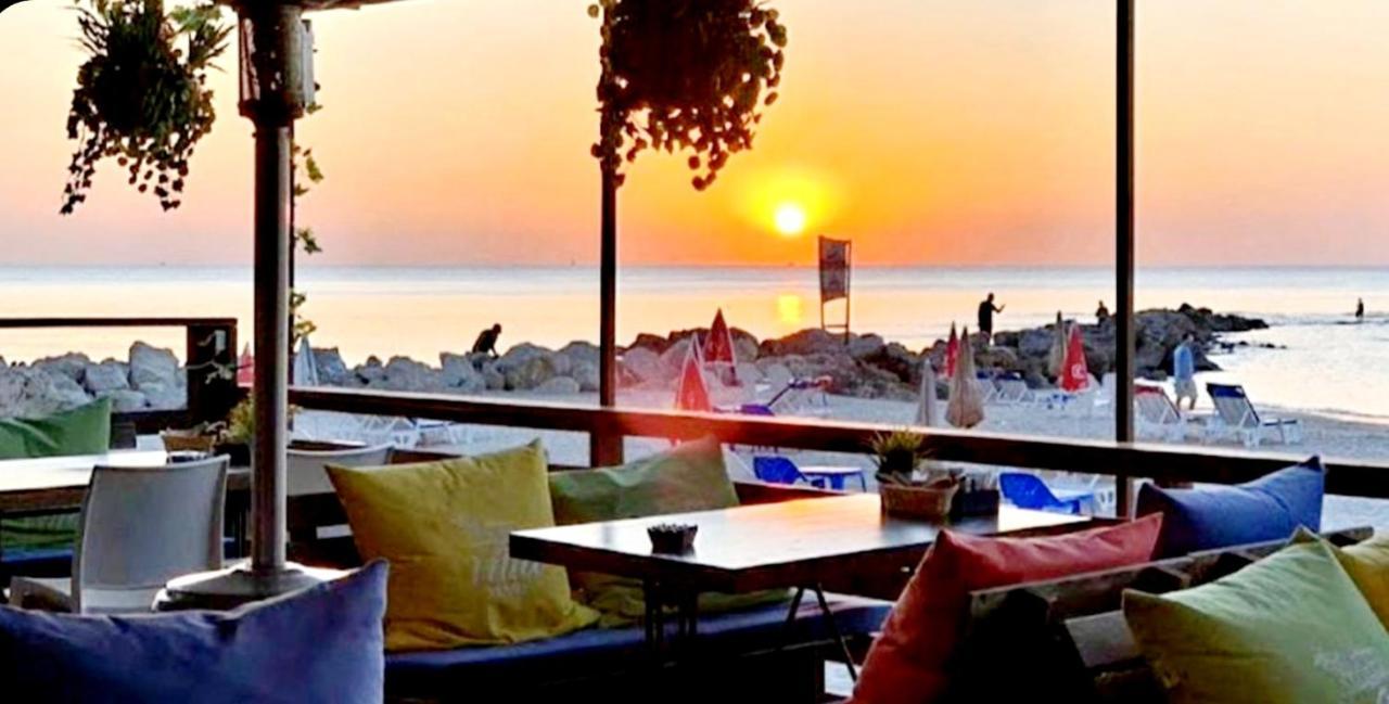 612 Apartment On The Beach Бат Ям Екстериор снимка