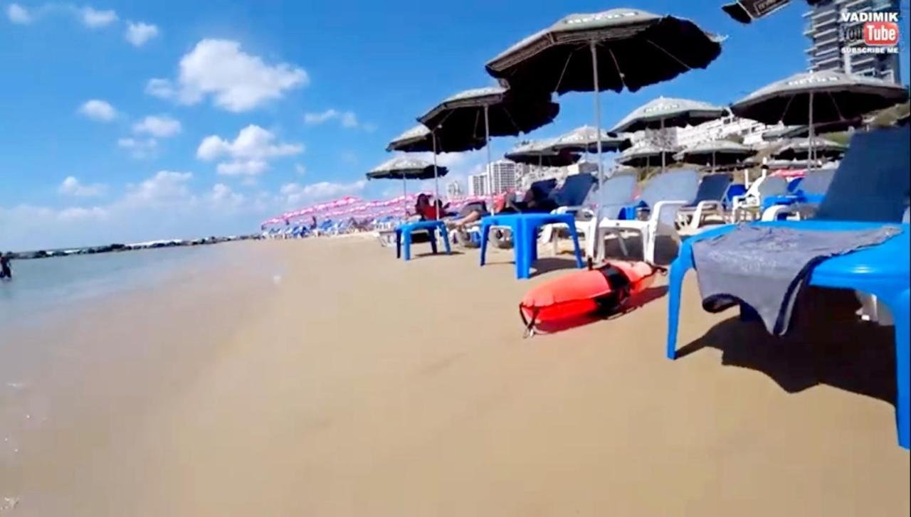 612 Apartment On The Beach Бат Ям Екстериор снимка