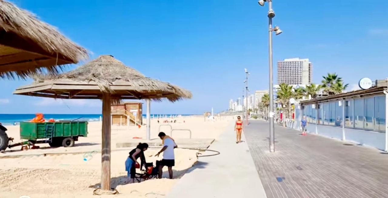 612 Apartment On The Beach Бат Ям Екстериор снимка